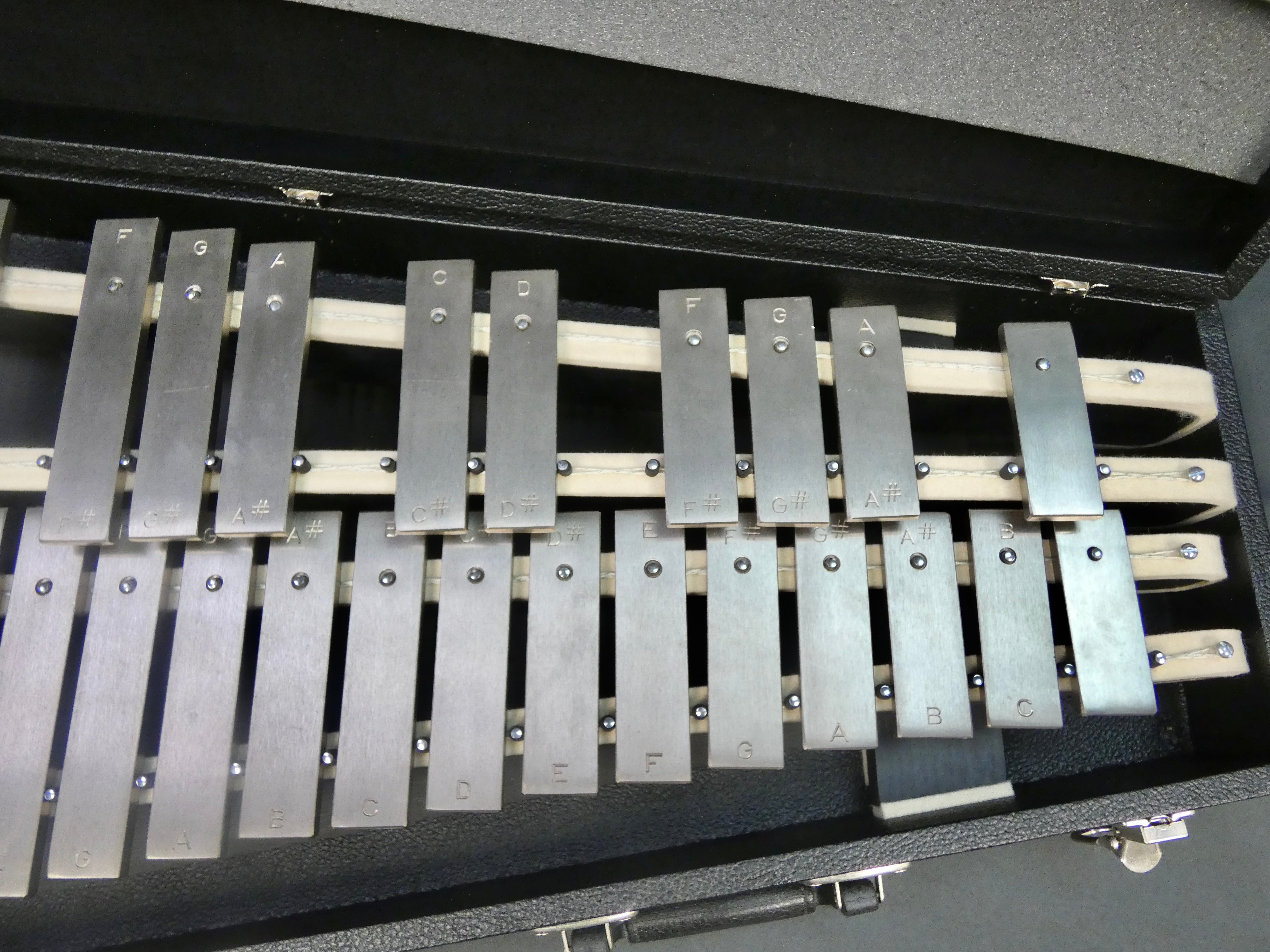 Deagan Glockenspiel Orchestral Bells - 2.75 Octave with Transposing Bars